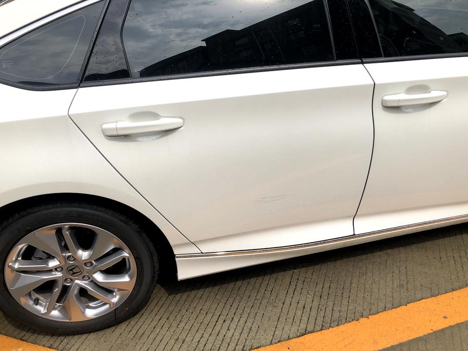 本田雅阁 首保没过，一血……  很浅需要喷漆吗？