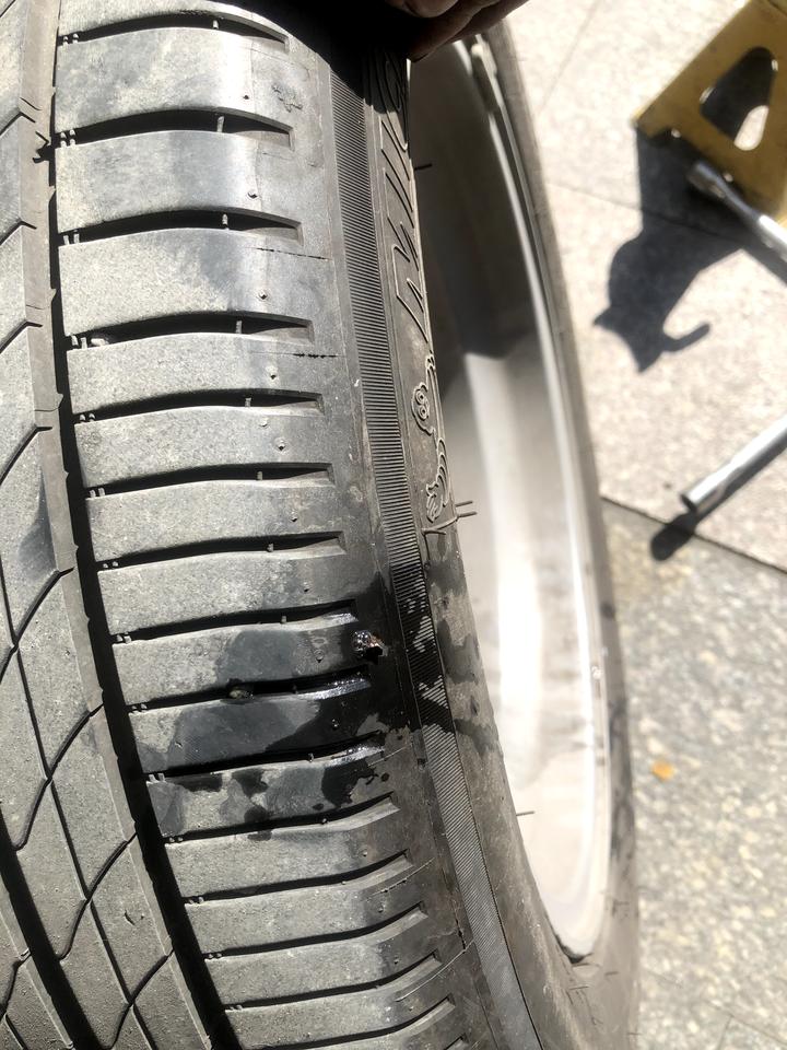 这种情况还能补胎吗？还是只能换掉？十代雅阁，米其林的轮胎，主要是担心安全问题，担心后期爆胎。