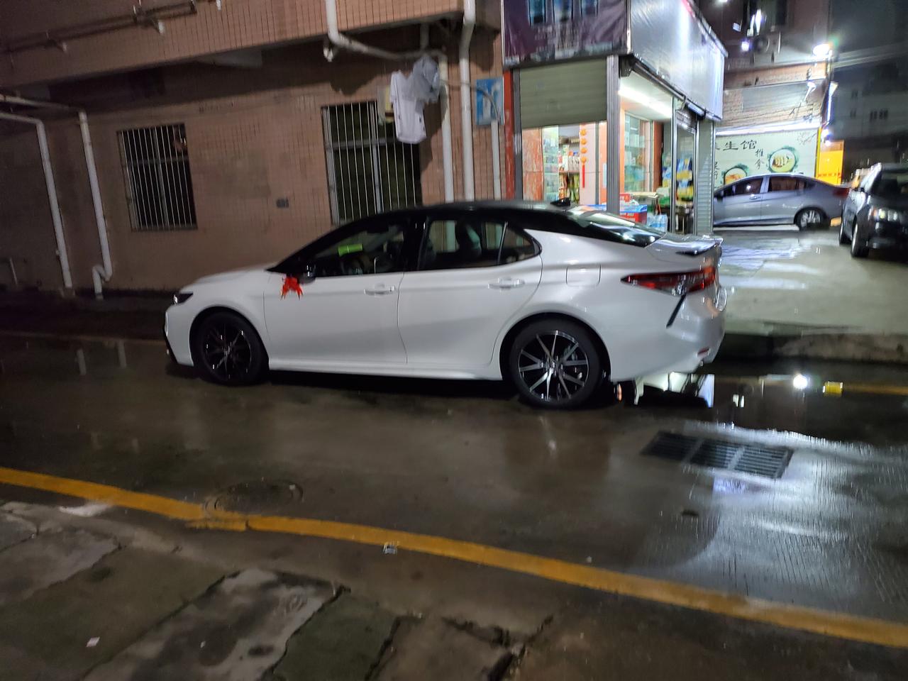 丰田凯美瑞 五月底提的车21款2.0S锋尚版，才开了几百公里，很多功能还不了解。车道偏离预警系统 和 车道保持辅助系统 