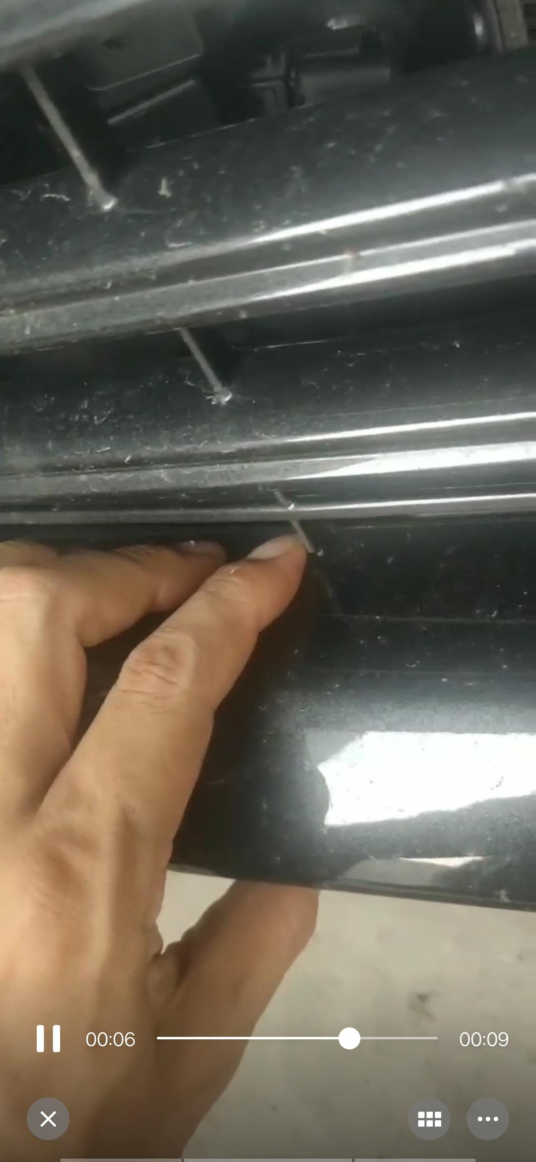 丰田凯美瑞 尊敬的各位车友，请问各位前保险杠下面的链接条断了需要修复吗？怎么修复呢？万望各位精英若是遇到过此类情况或者知