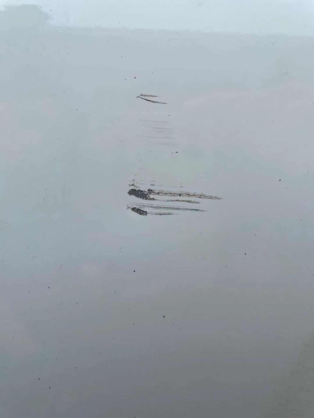 大众速腾 车子停在路边被人刮了一下  这点补漆大概多少钱？