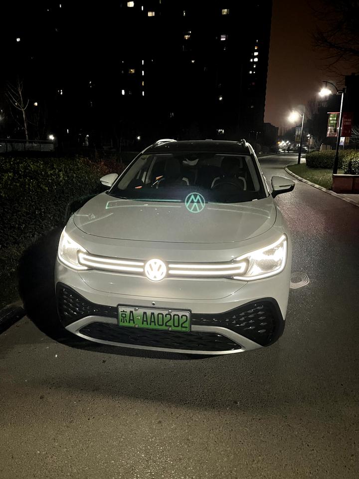 到底要不要把油车换成特斯拉？现在开SUV，北京牌照，4驱2.0T排量，平均油耗10.8升/百公里。天天上下班，往返差不多