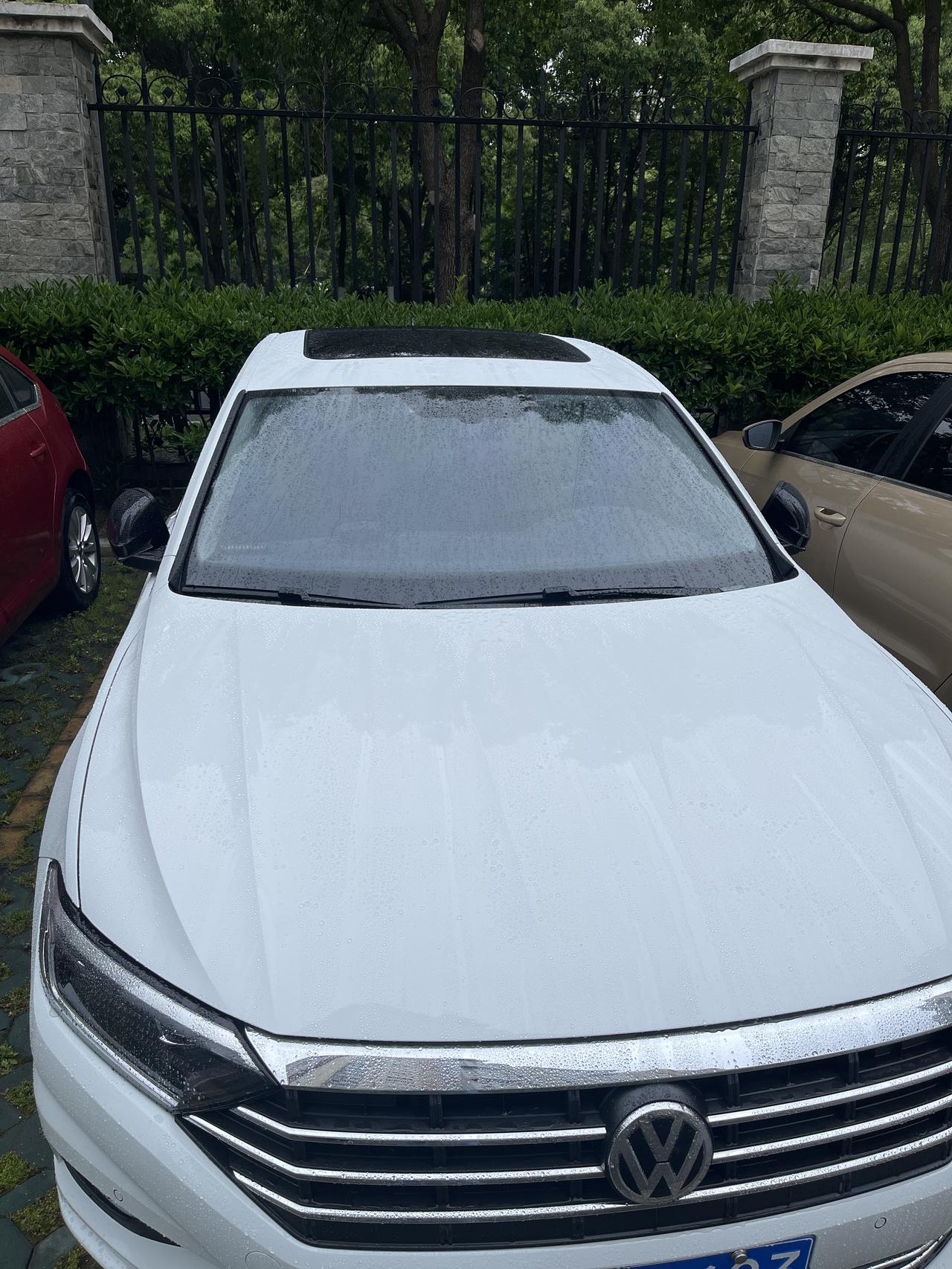 大哥们，我在一个德系改装店改360全息，本车21款速腾。老板说原厂1900，解码一体机。这靠谱吗？