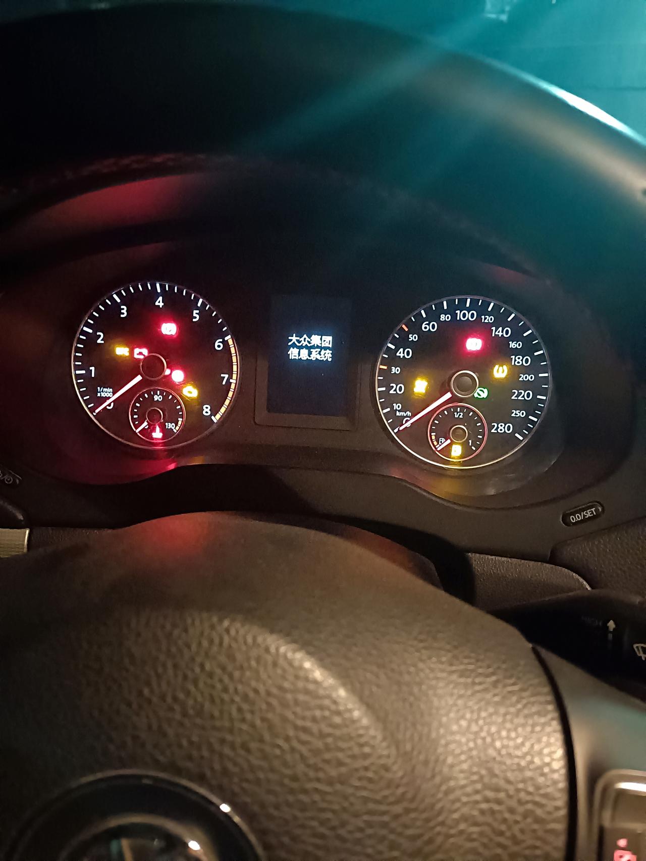 13速腾1.4T，为啥我的机油灯不亮，7500公里了，机油尺看不见机油了
