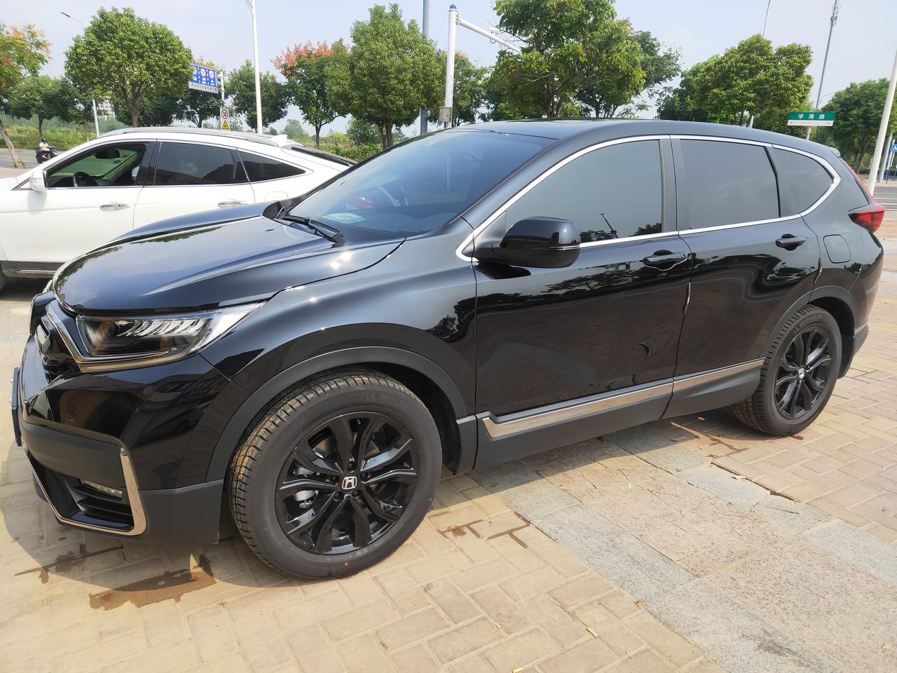 本田CR-V 2021款两驱黑爵士燃油版1.5T，20年9月份购买，行驶公里数：一万八。 问题：低速收油和低速给油的时候