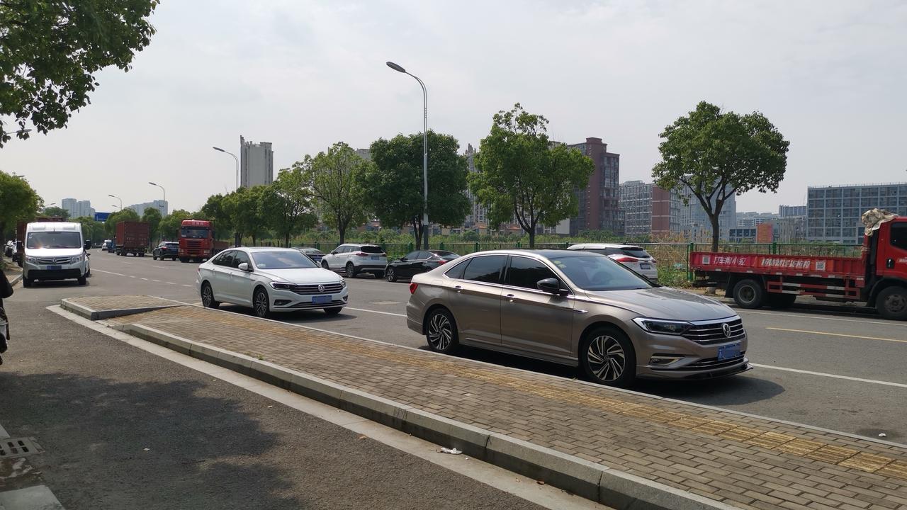 新买的速腾1个月多了，可以跑高速吗，问下大家，因为听同事说新车要有个磨合期，最好不要跑高速，是这么个回事不！
