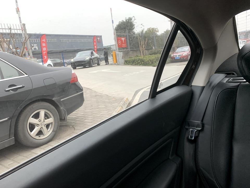 特斯拉Model Y 问一下大家，买了第三方电桩，安装距离80米。用11千瓦的配置会比用7千瓦的贵1500元以上，7千瓦