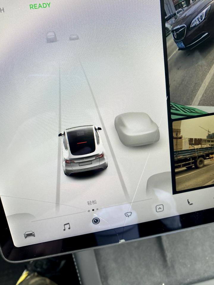 特斯拉Model Y 感觉只是外屏破了 但是4s只能换 有没有只管外屏的办法