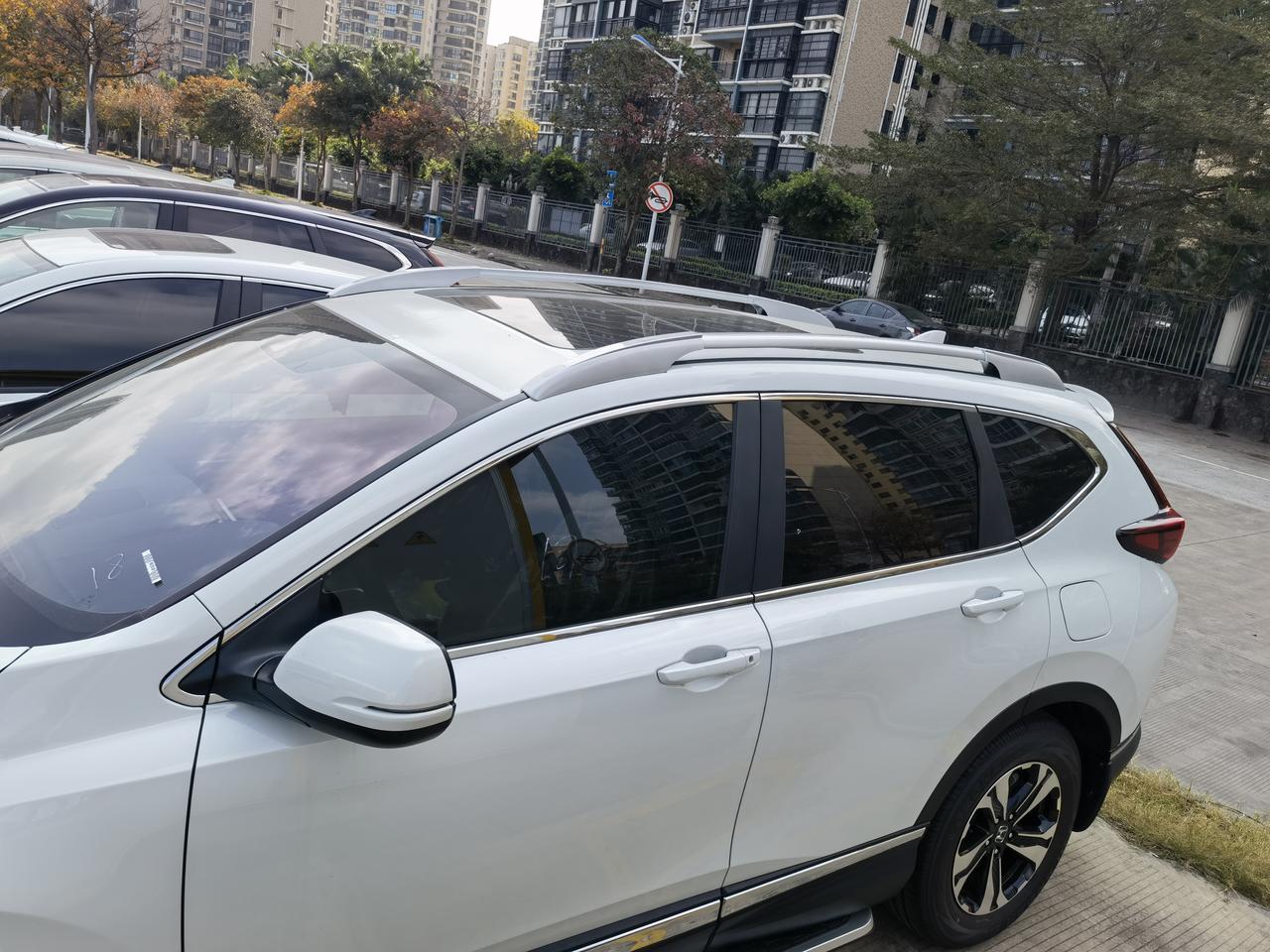 本田CR-V 15号刚提了CRV燃油版黑爵士两驱的，有没有锁车时喇叭响，怎么设置，请教一下