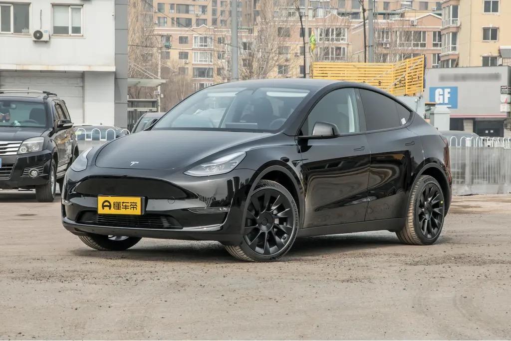 特斯拉Model Y 蔚来ES6，特斯拉Y，理想3款车型应该怎么选，第一款试驾蔚来试驾感受：车型好看，内饰豪华可以换电不