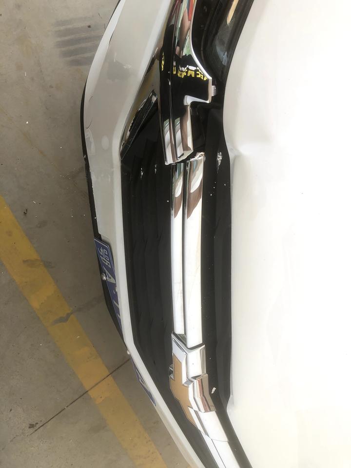 雪佛兰探界者 问一下，提车20天 停车撞墙上了，还是墙角有点严重，报保险了，第二年保险会涨吗，还是不会有优惠折扣而已