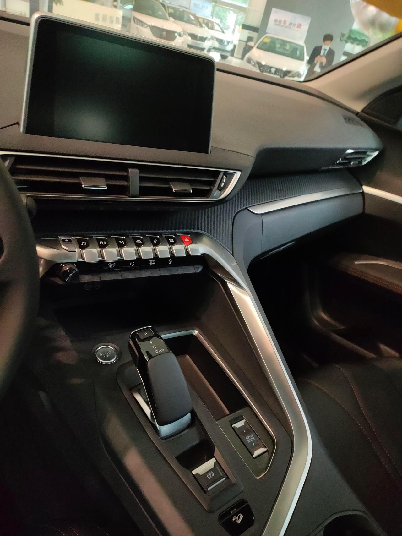 标致508L PHEV 各位朋友，4008 phev和508 phev推荐哪个？家庭用车，还要是考虑空间和舒适性的话，是