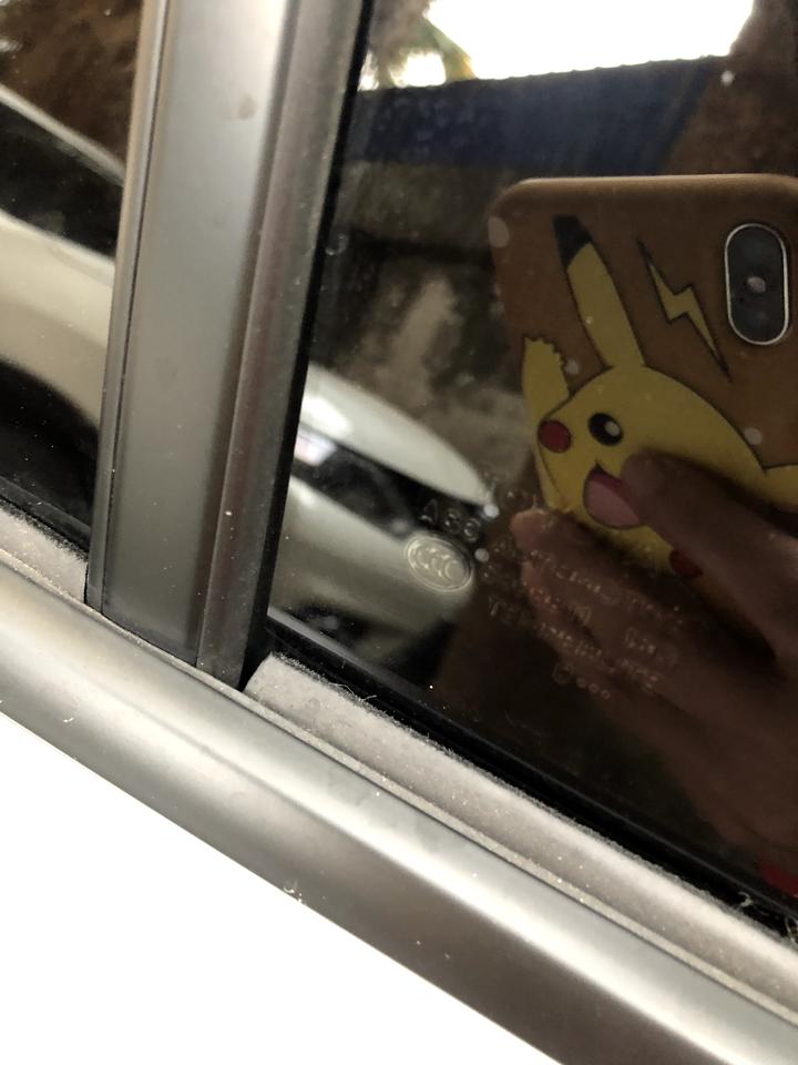 丰田卡罗拉 今天提车了，车窗玻璃有一块不一样有没有影响？三块是0•• 另外一块是0•••