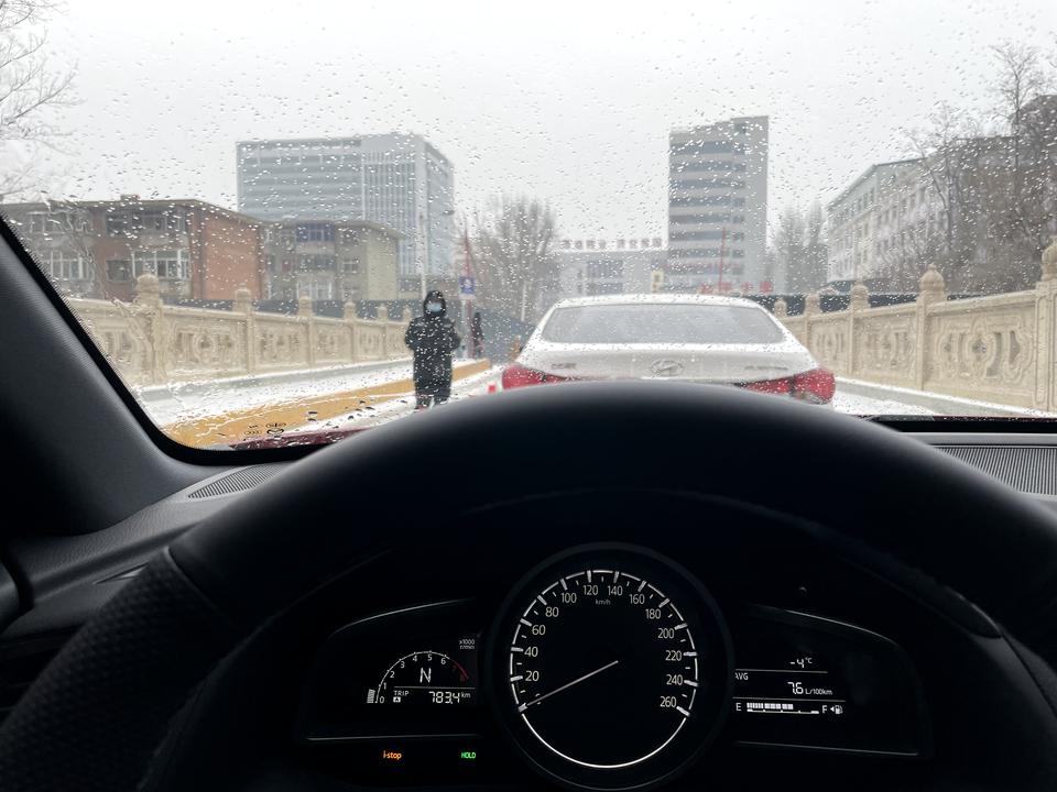 马自达CX-4 活力版能不能加装跟探索版一样的悦联车机？现在是4S给装的周年版，阉割很严重，想换跟探索版一样的，带Car
