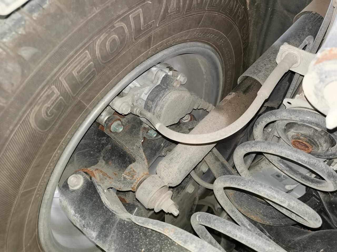 马自达CX-5 各位兄弟朋友们，你们好，我的2020款马自达cx-5至今才一年，发现底盘生锈严重，也不是沿海地区，避震好