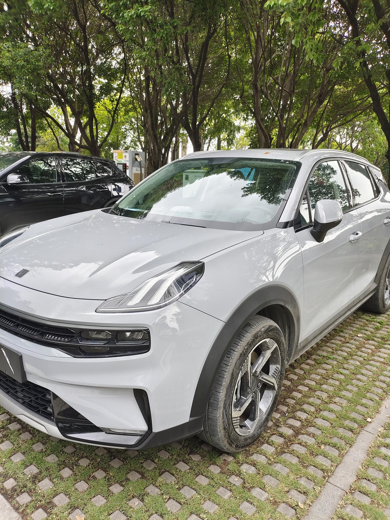 领克06 PHEV 06phev pro浅蓝色补漆笔求推荐前保险杠刮了一小条，漏黑底了，想补一补，淘宝上找不到同款早知道