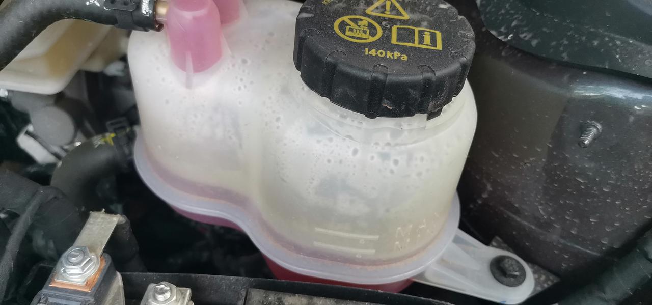 名爵MG ONE 名爵one，这个是防冻液吗？原厂防冻液是啥牌子的！