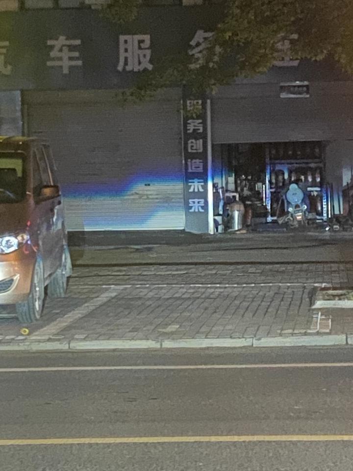 冰天雪地，赤身裸体，跪问：2018迈腾b8大灯手动调节过后再次启动又恢复没有调节之前的样子是为什么？怎么关闭大灯自检？