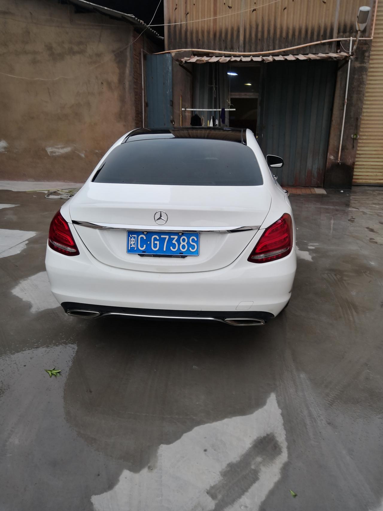 奔驰C级 2015款奔驰c200L2.0T里程123000公里全部在4s店保养，延保差不多还有一年，4s店还卖了免费终身