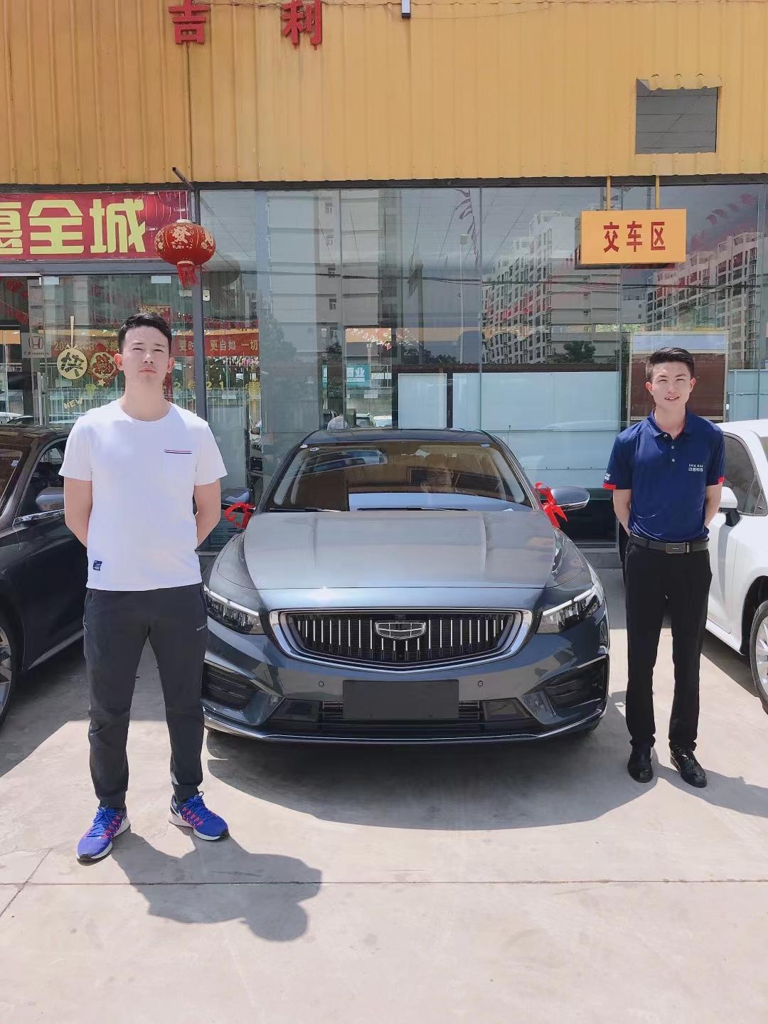 吉利星瑞 各位车友  能不能把你们高配的大灯晚上行车的效果发出来看看！本人豪华型  车灯是反光碗的感觉特别差劲想换高配，