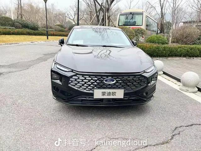 新蒙迪欧豪华版20.7提车，送1000油卡，3m模，行车记录仪，立体脚垫，2次保养，这样可以吗？第一次买车大家交流一下