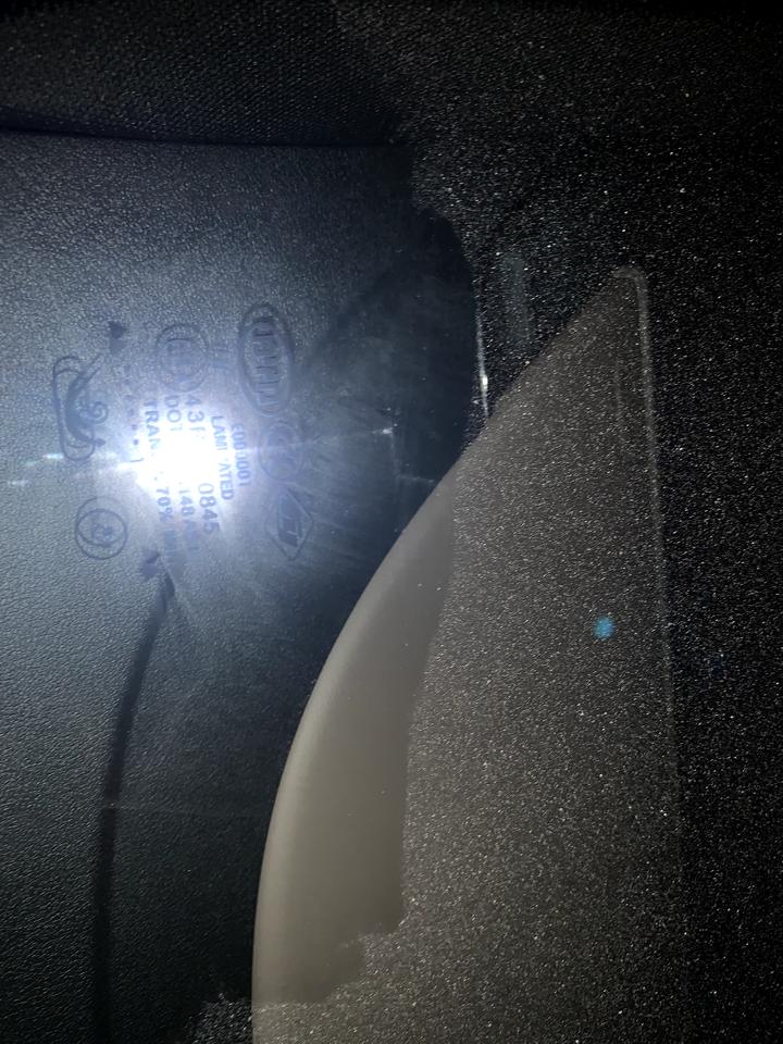比亚迪汉DM 怎样算是库存车？怎么看轮胎以及玻璃生产日期？还有怎么区分是不是展车？我因为白天要上班，所以只能是晚上去看车