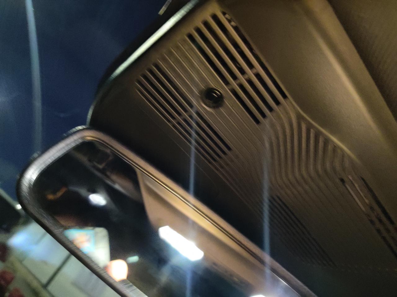 福特蒙迪欧 哥哥姐姐们，这个转向导航什么用呀，仪表盘上没有出现过呀，还有图二后视镜上面的按钮是干什么的