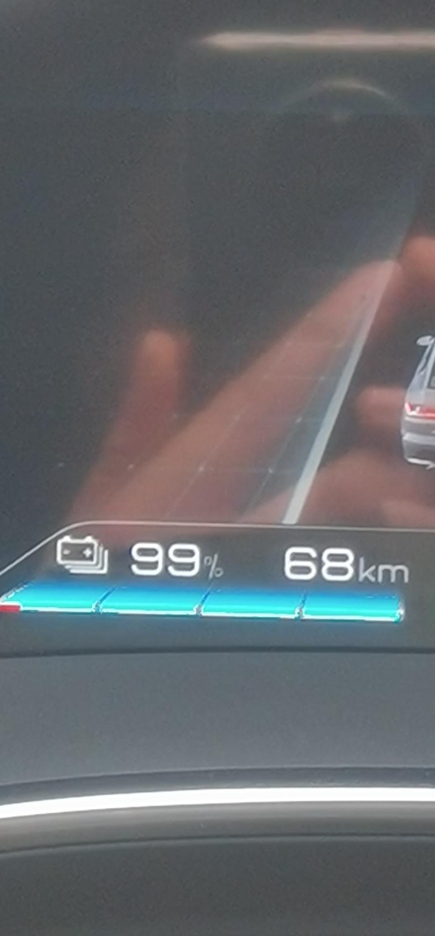 比亚迪汉DM 应该是满电显示81km续航，一向如此可是昨天充满发现变成68km这半年电池就衰减这样了？一周也就冲一次而已