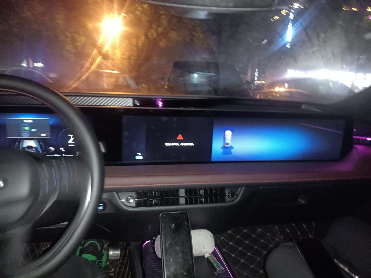 蒙迪欧首保都没过，倒车影像突然就显示黑屏不可用了  我是中奖了吗？