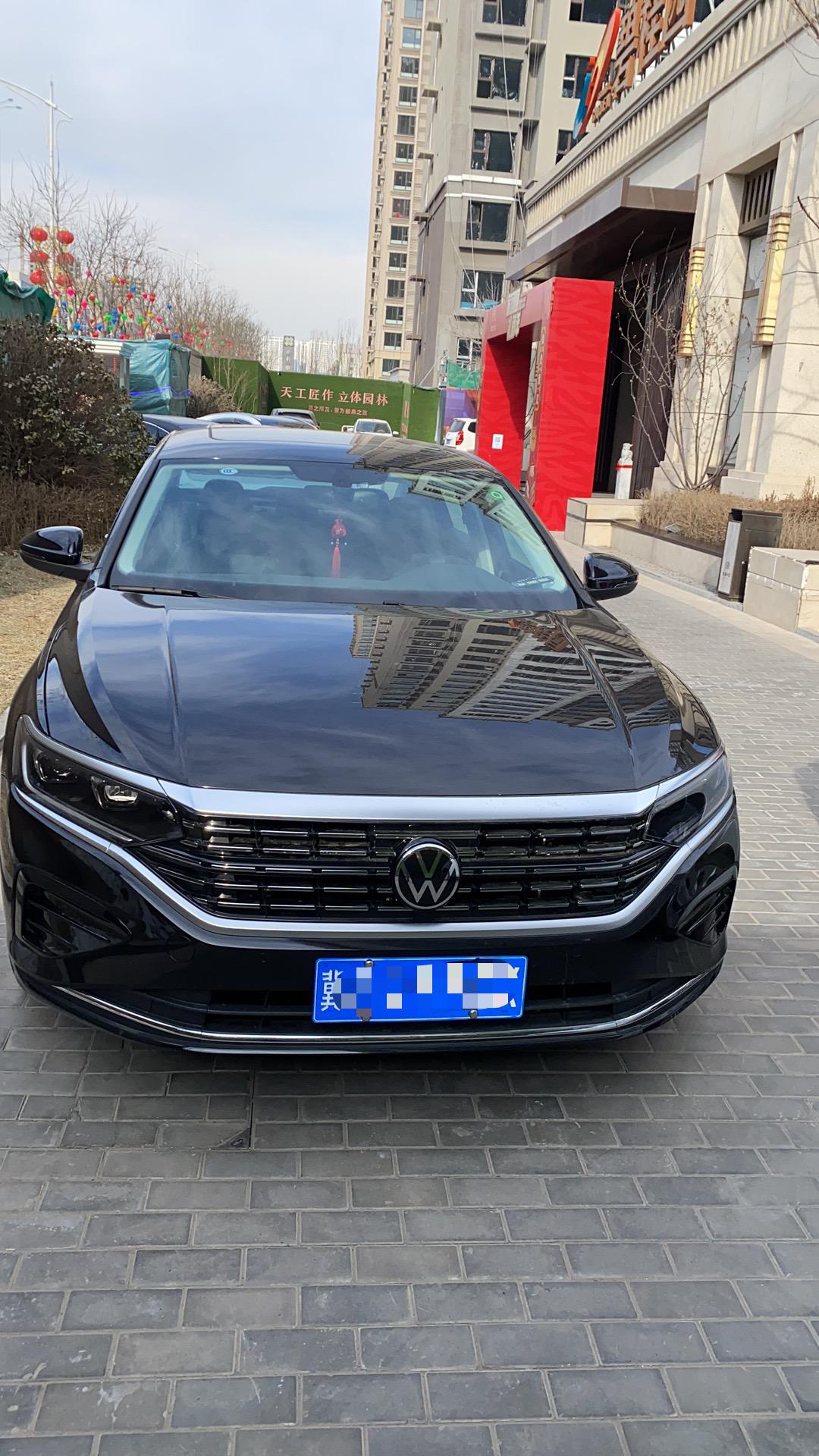 打算买车了，现在就纠结两款车，330豪华帕萨特和福特蒙迪欧次顶配。功能差不多，现在考虑的就是双方油耗和保值率。有大神能给