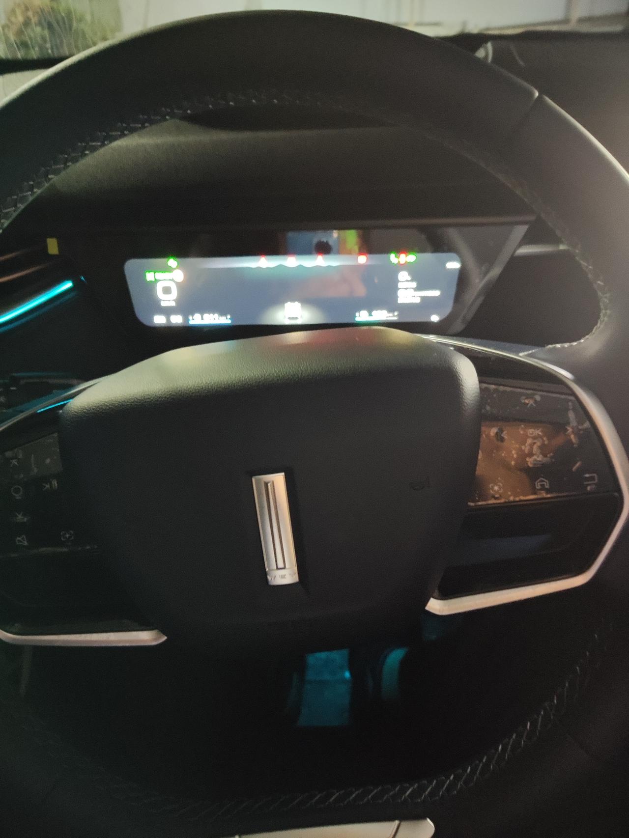 魏牌拿铁DHT-PHEV 方向盘上按键没灯么，怎么不亮