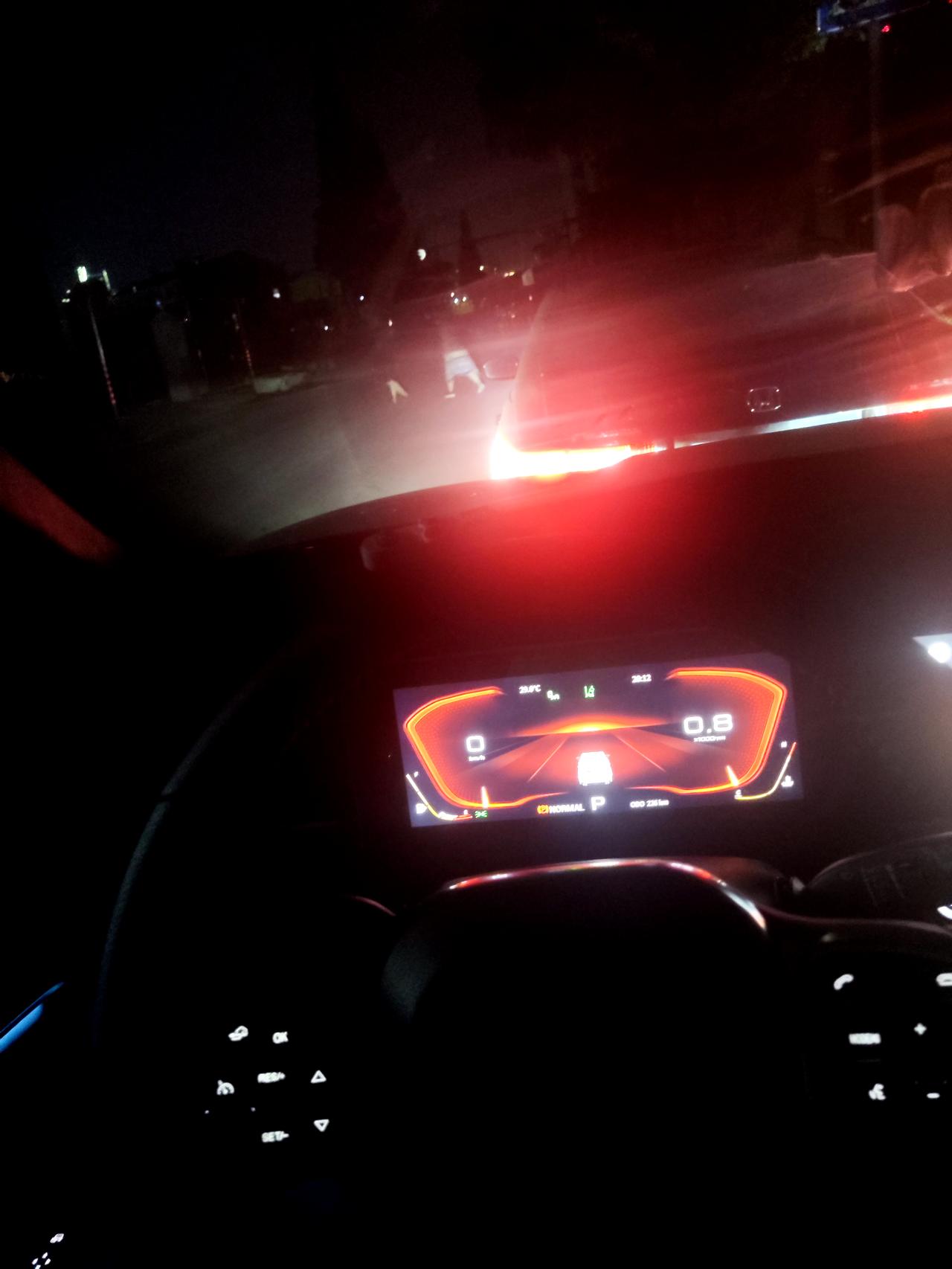 捷途X70 PLUS 星版，六个扬声器都在什么位置？为什么只有四个响