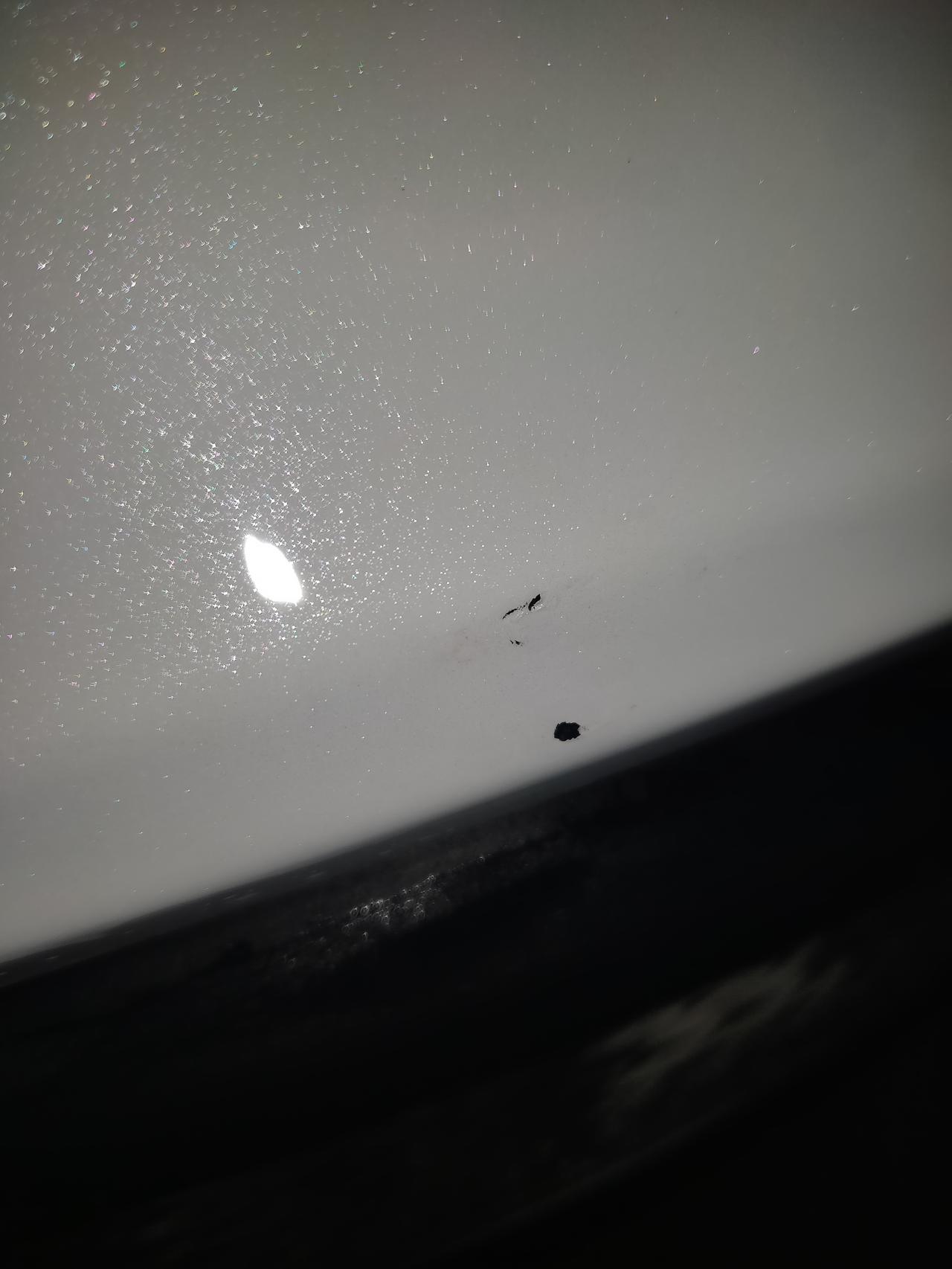 奇瑞艾瑞泽5 大哥们倒车雷达有没有不响的情况。今天倒车速度很慢雷达没响没注意后视镜就听见duang的一声。回来一看有一小