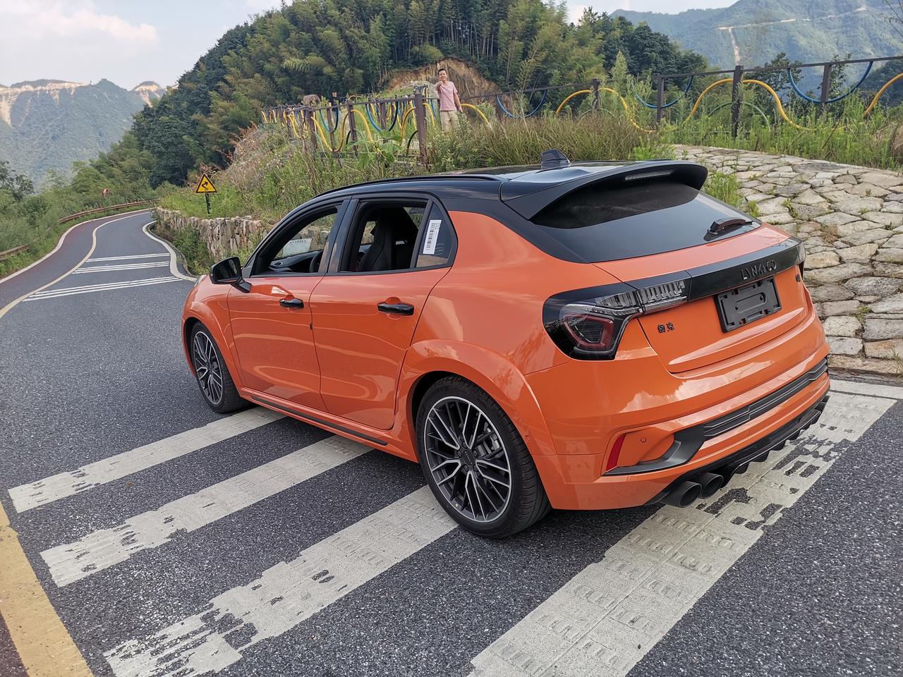 领克02 Hatchback 有没有正经的领克02hatcahback车友群不要那种整天瞎几把扯蛋的