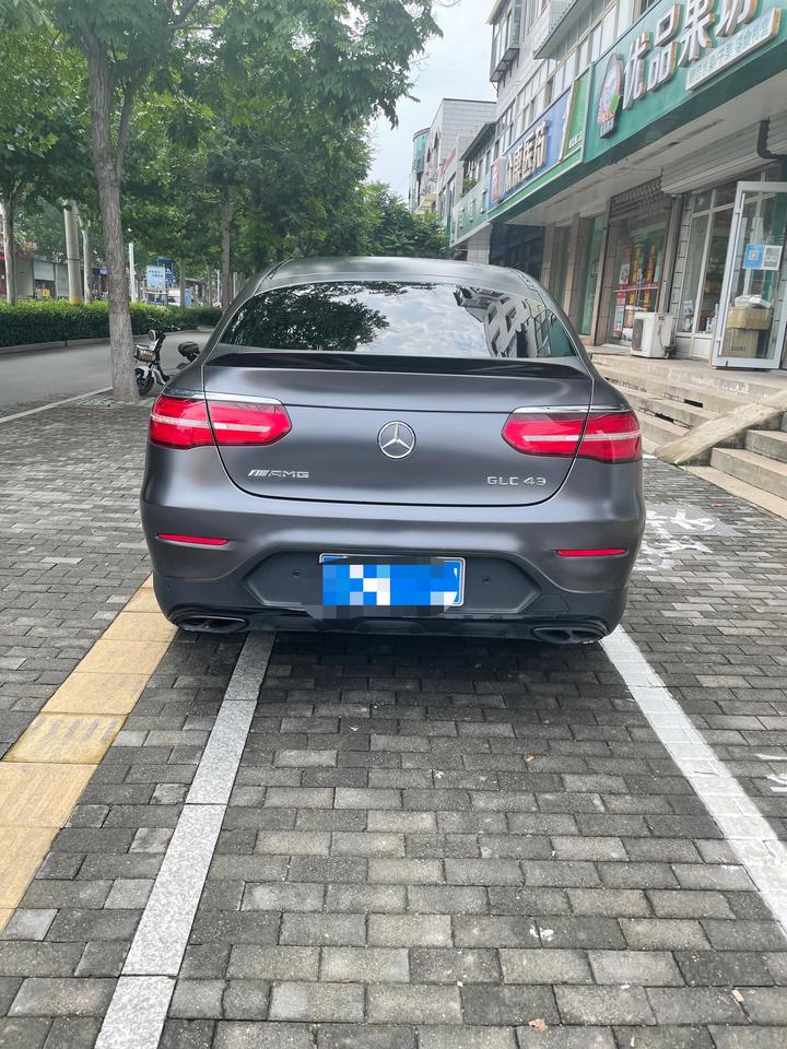 奔驰GLC轿跑 出2018年11月上牌 glccoupe200已经完美改装好amgglc43，除了发动机和方向盘没改，出