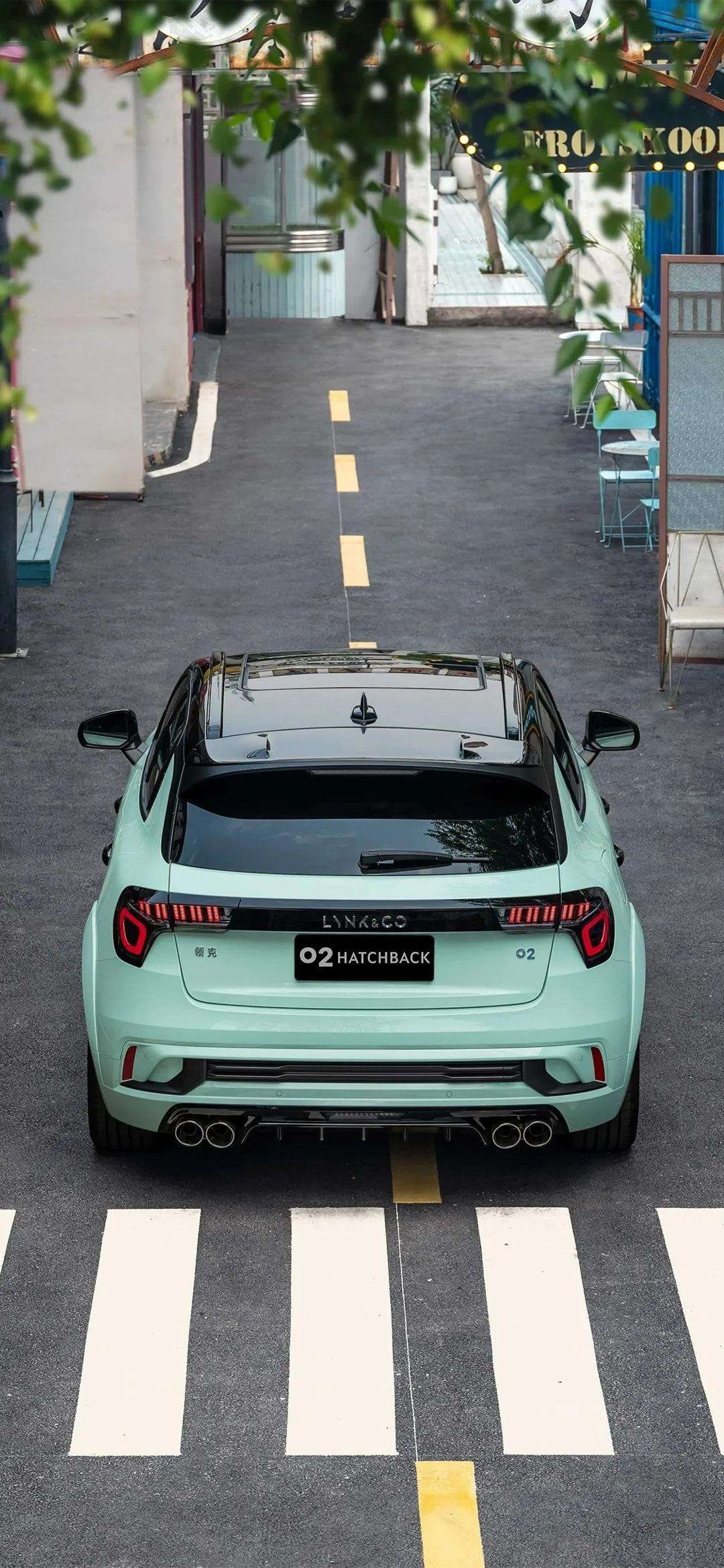 领克02 Hatchback 怎么目前还没看到圈里有买夏季限定款的，有的出来冒个泡