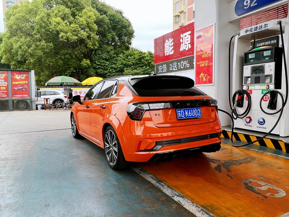 领克02 Hatchback 有好兄弟装了te37可以看看效果图么