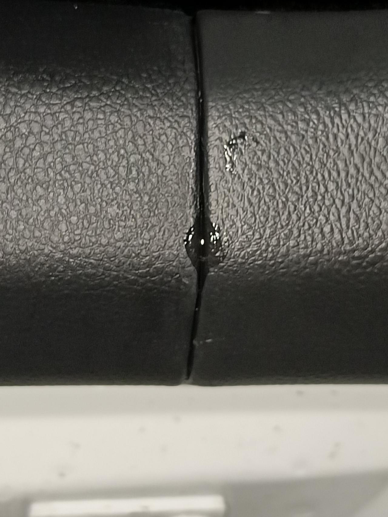捷途X70 想问一下，两年的车后备箱下雨天出现漏水问题，4s店能质保吗，没有磕碰过。