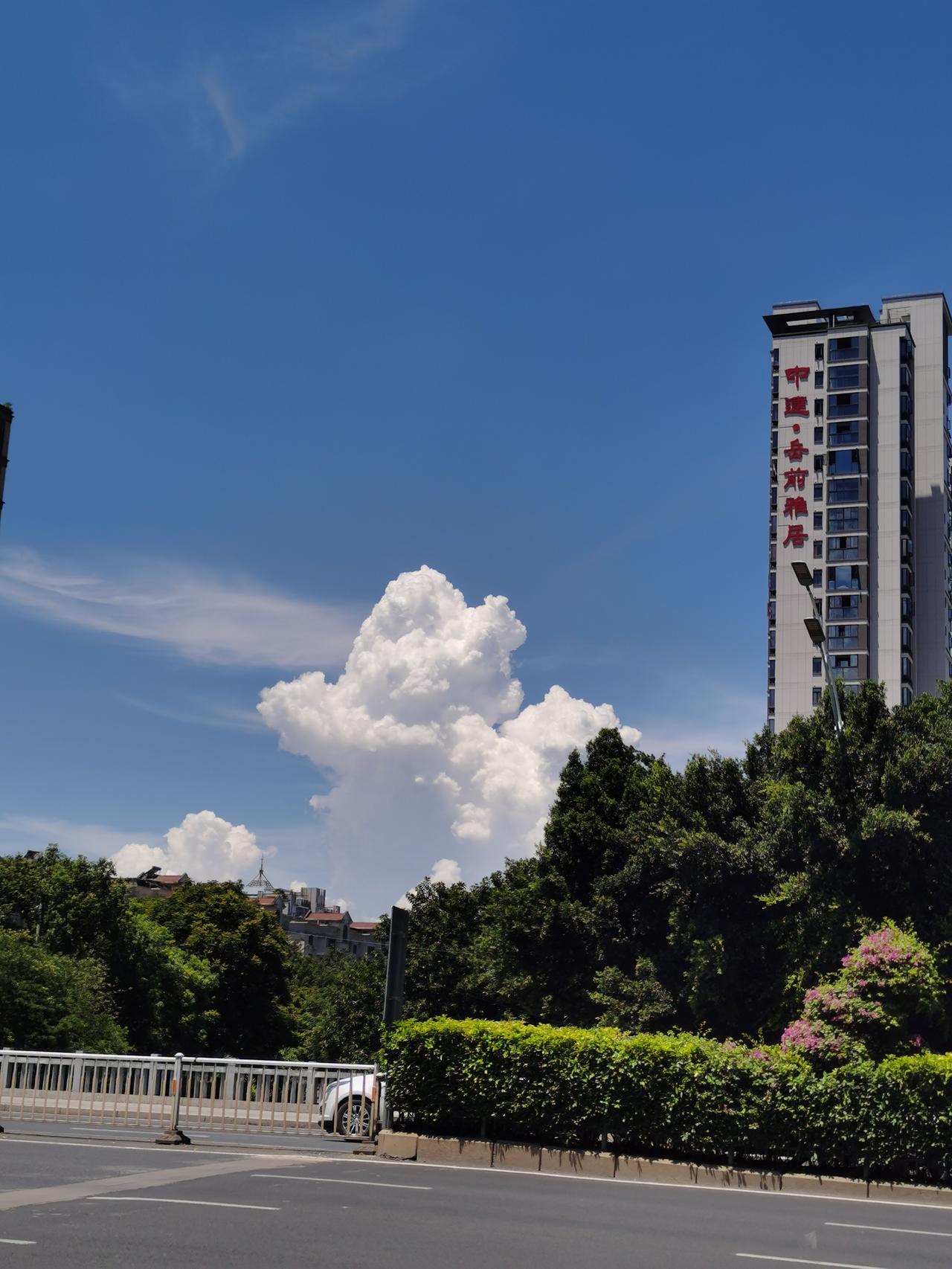北京BJ60 为什么房车高度宽度不能低于2米，升顶可以多升一些啊，这样内部也够高了。