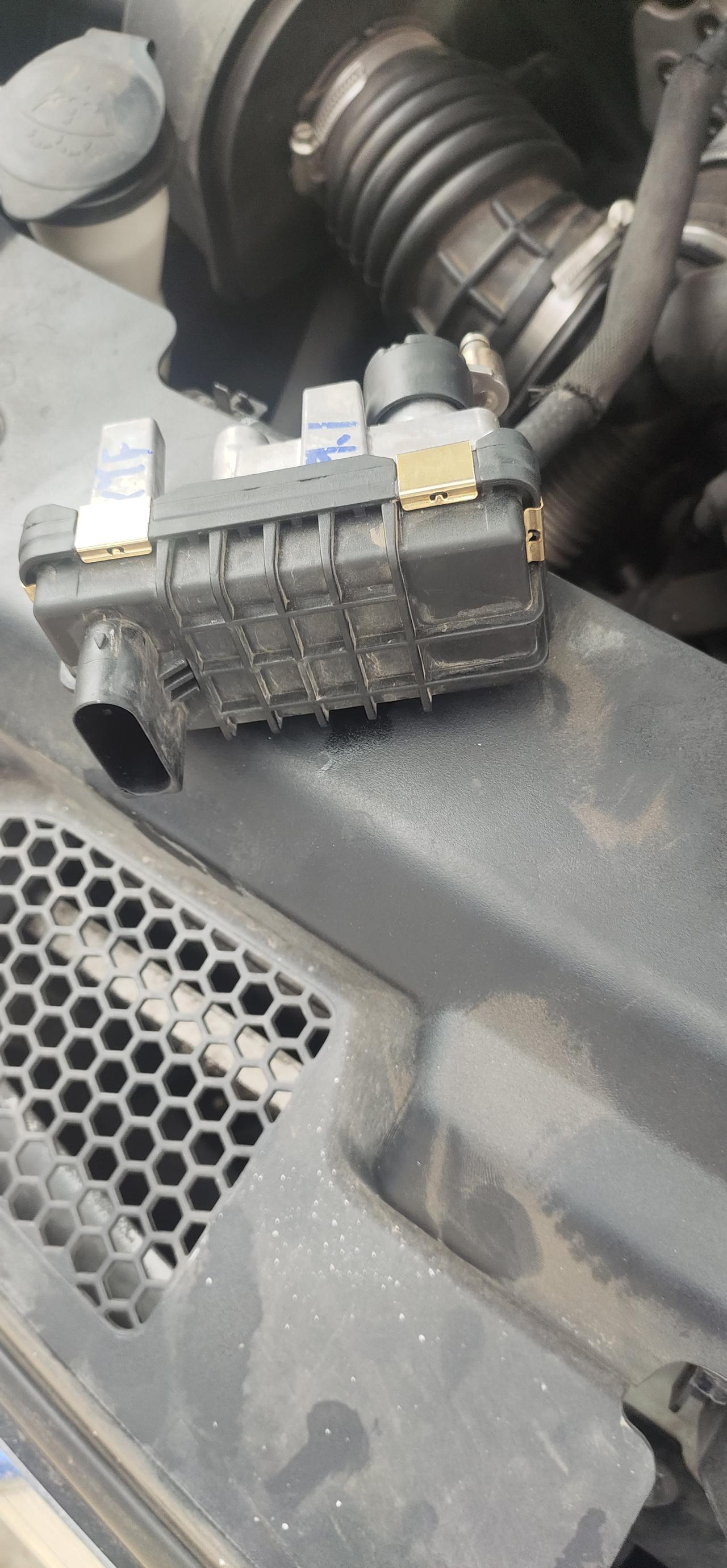 上汽大通MAXUS G10 上汽大通G102.0T，VGT怎么买得到原厂配件谢谢！