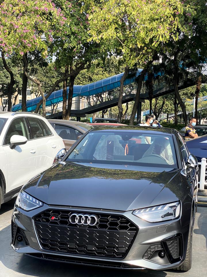 奥迪S4 什么时候订车好，怎么现在都要加4,5万