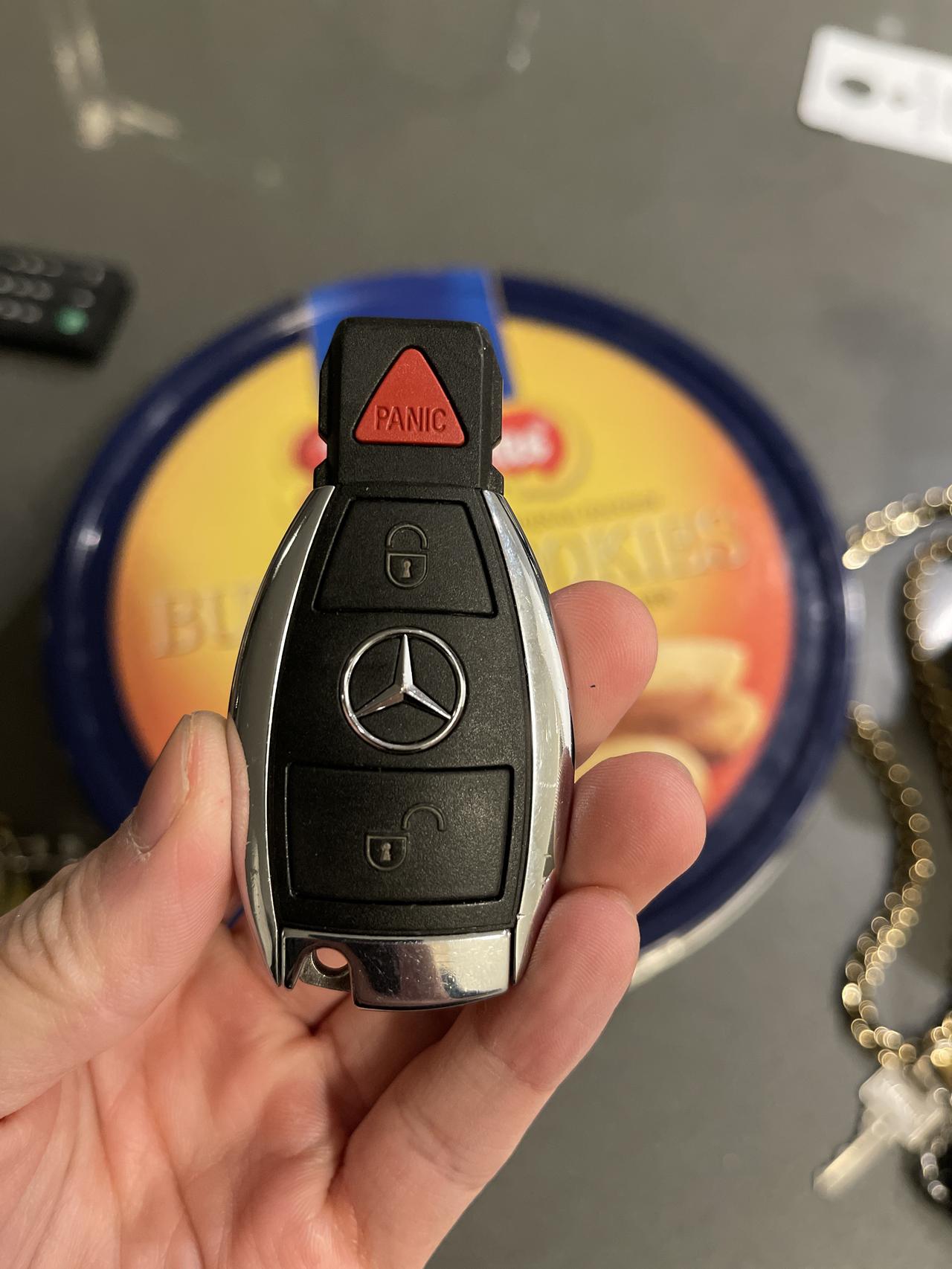 奔驰G级AMG 17款g63 车钥匙没有苹果树 是不是被二手车商换了钥匙?