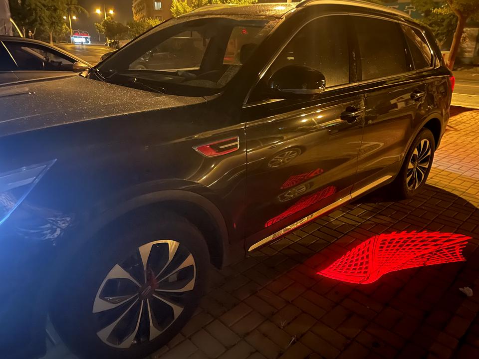 红旗HS7 各位老哥仪表盘异响怎么解决  应该是仪表盘里面有缝隙   只要有稍微一点点颠簸  就嘎吱嘎吱响   我把仪表
