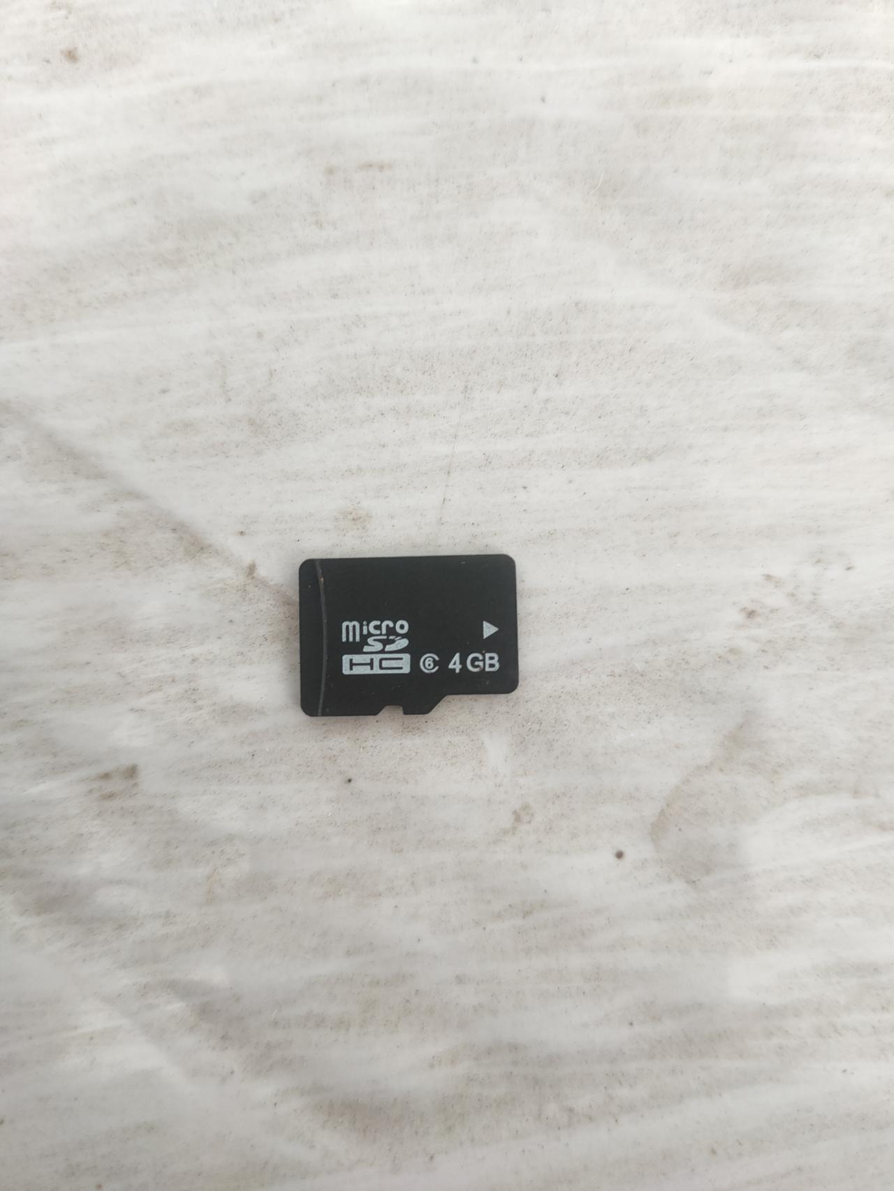 广汽传祺传祺GS4 PLUS 我的车行车记录仪内存卡插进去拔不出来了，是正面朝上还是反面朝上插入啊