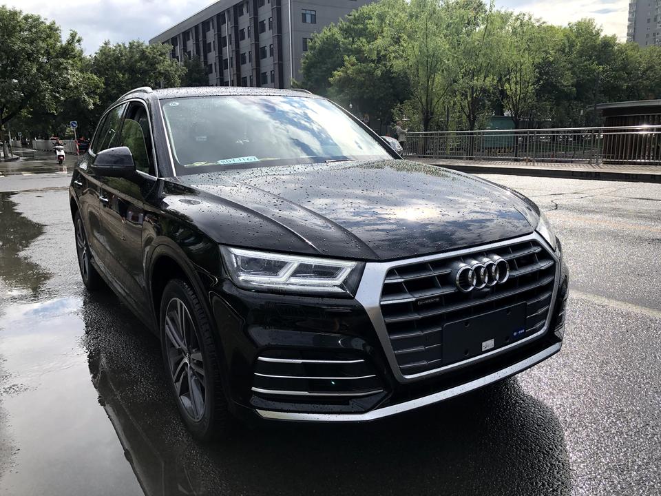 奥迪Q5L 问一下各位奥迪车主 你们车里的异味怎么解决啊 我这新车Q5L两个月了 味道还是很大 什么各种碳包 菠萝 空气