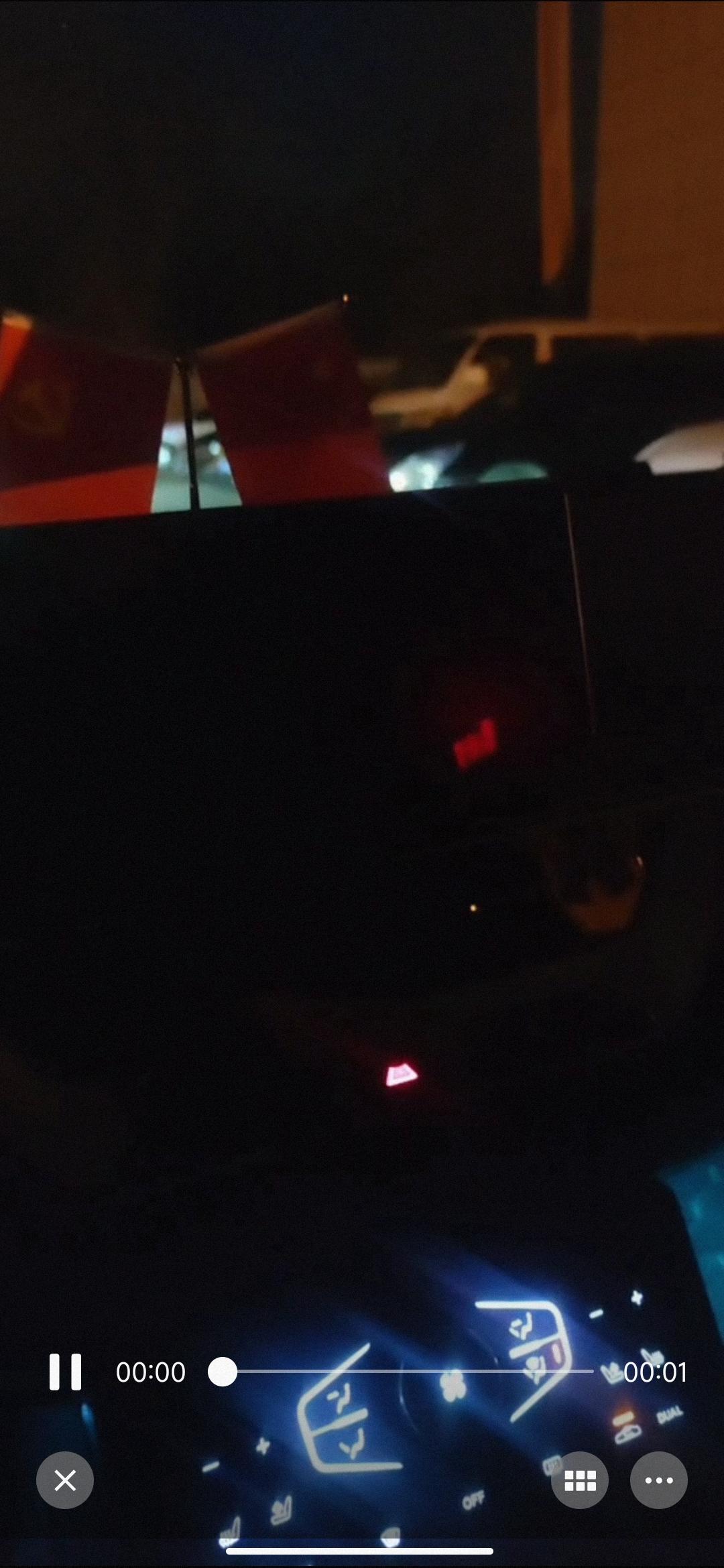 红旗H5经典 开着开着嘭的一声车机熄灭然后重启，发生好几次了，最后这次熄灭打火等了好几分钟才好使，是什么原因会出现这种情