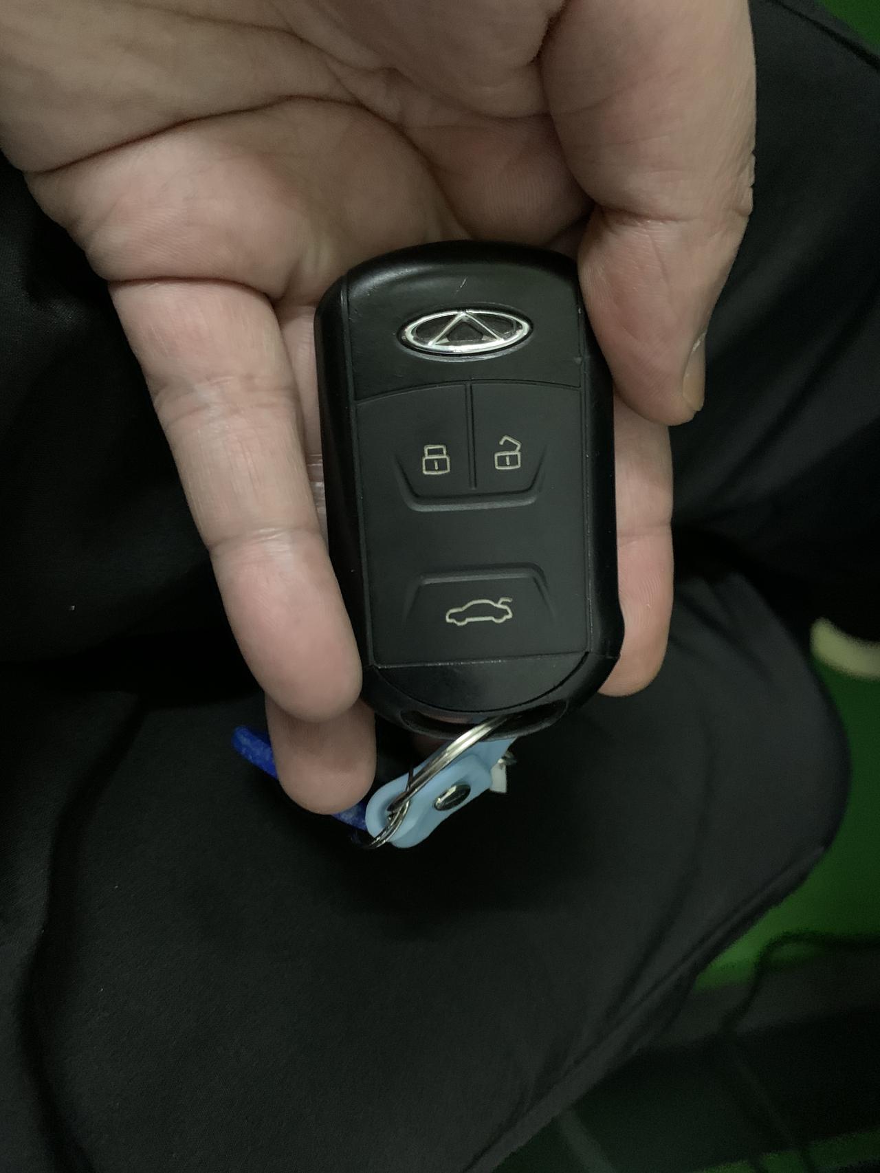 奇瑞艾瑞泽GX 2018款艾瑞泽gx型色cvt   这个智能钥匙的芯片有哪位大哥知道是46还是4A，掉了一把，准备去佩一