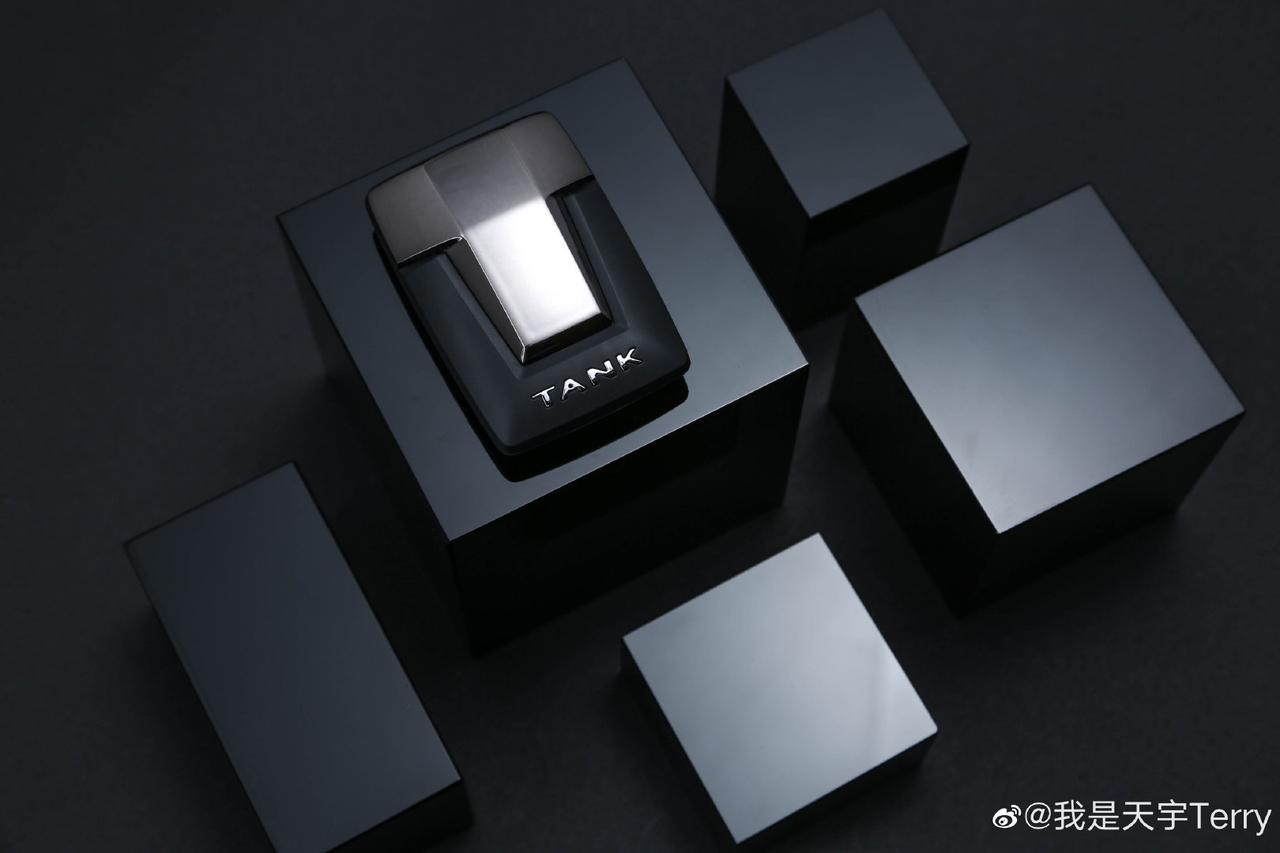 坦克300 微博爆出的新钥匙，感觉略丑