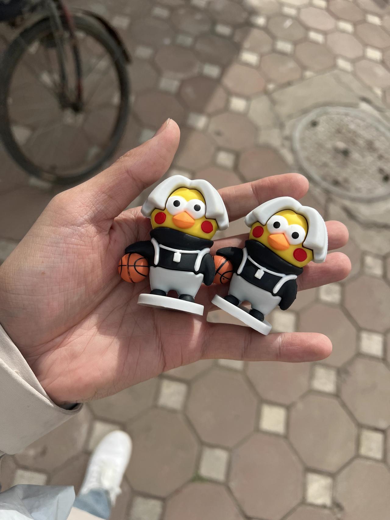 领克03 兄弟萌，各位彦祖们！！！！！最近车机话题讨论的比较多，小弟斗胆发帖一问，21款冠军?车主，Cs11老车机很早就