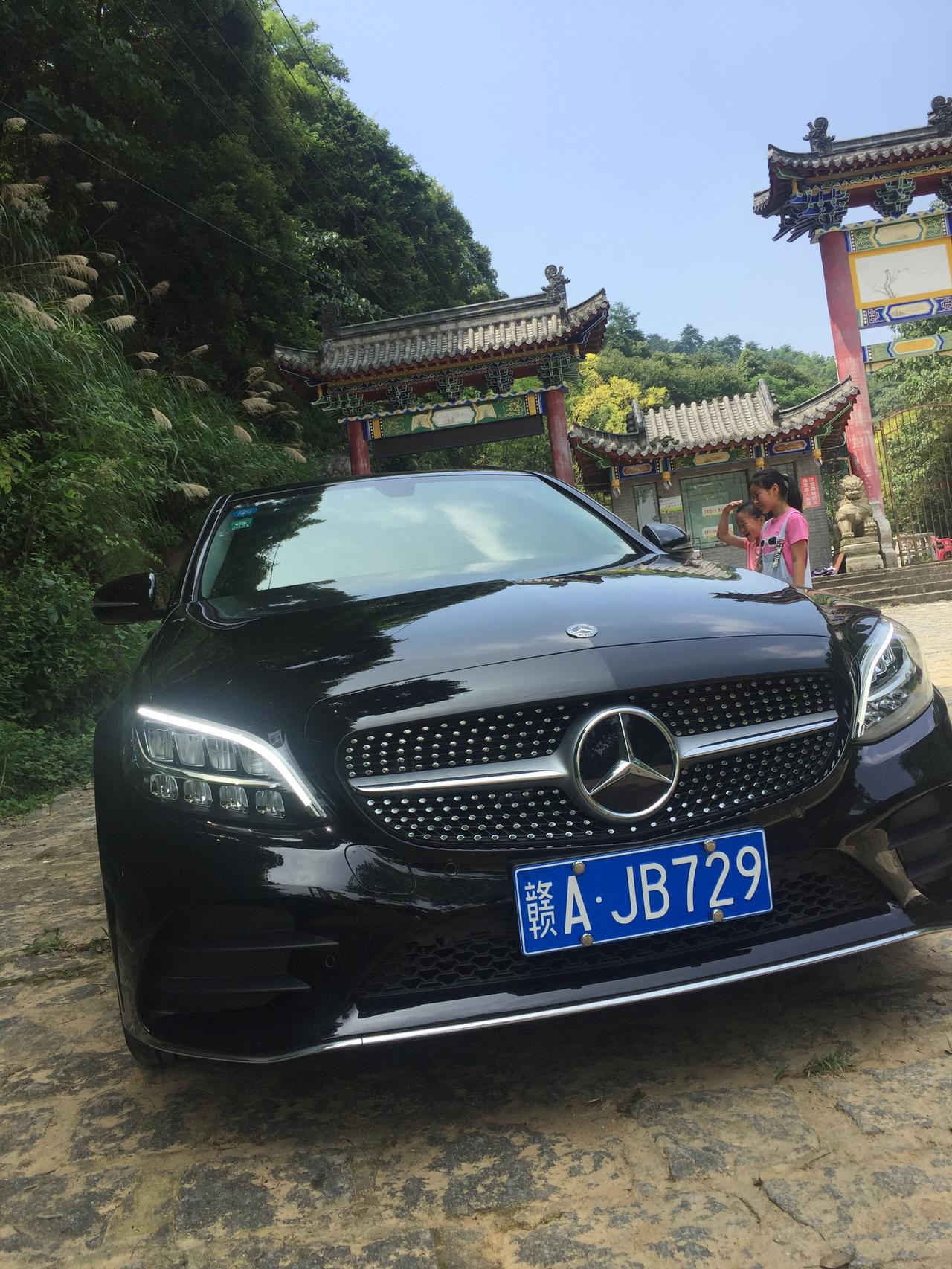 奔驰C级 你好我是19年1月份卖的车奔驰C260L今天去买保险，问一下大老们那些险种一定需要买，那些不需要买。在此谢谢各